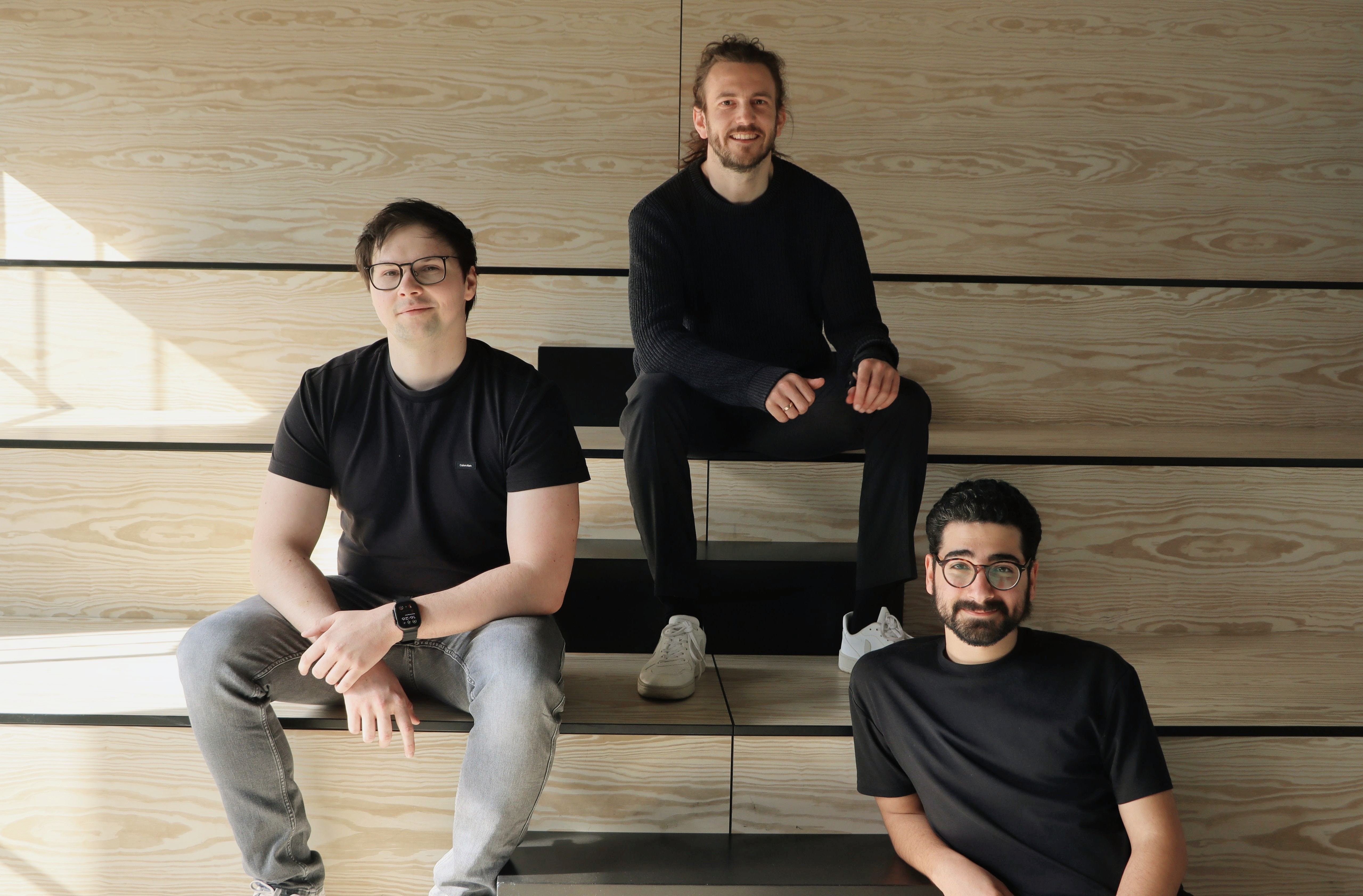 VPATH AI Gründungsteam im modernen Büro